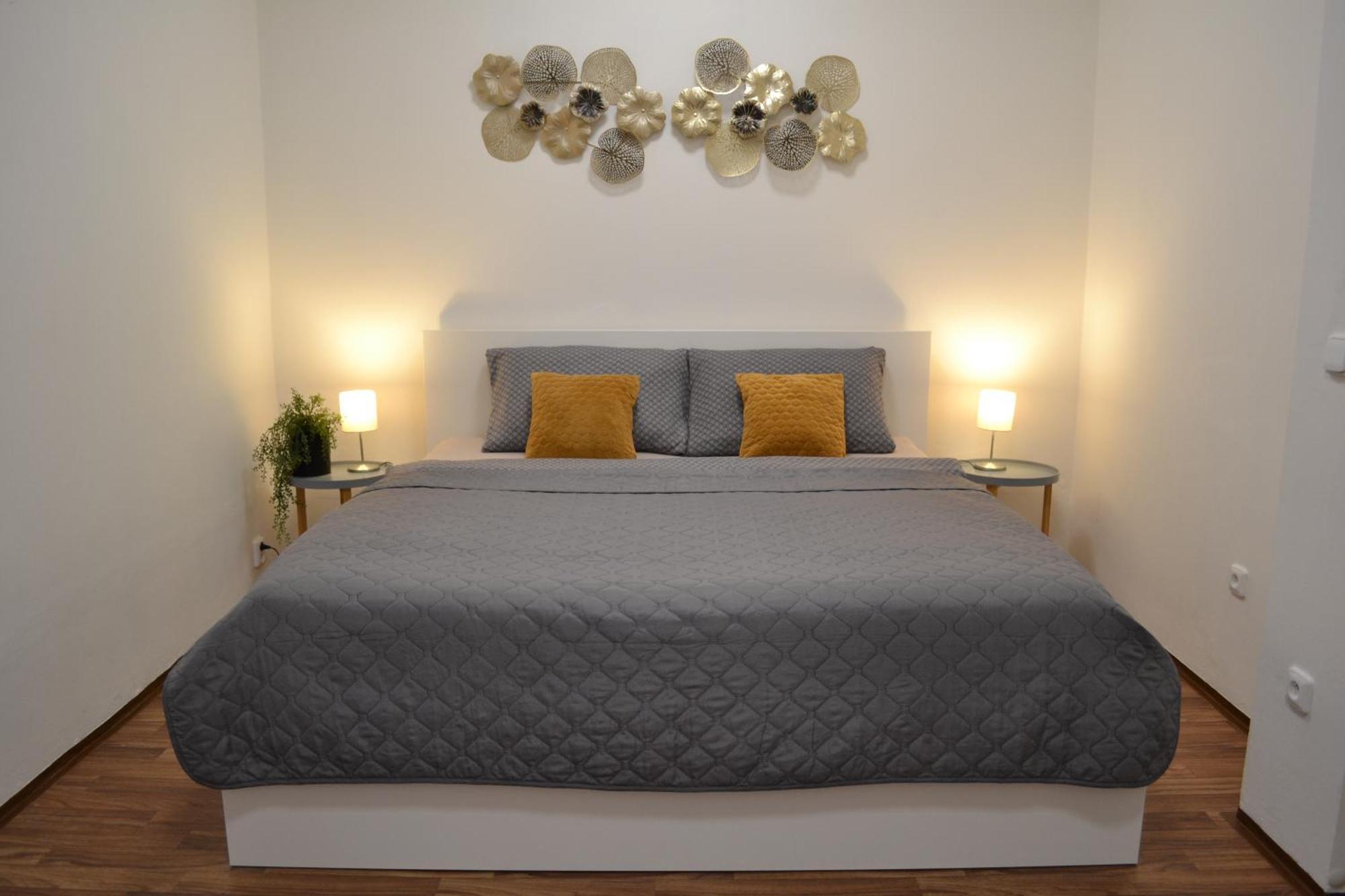 Apartman U Fontany ปอดเยบราดิ ภายนอก รูปภาพ