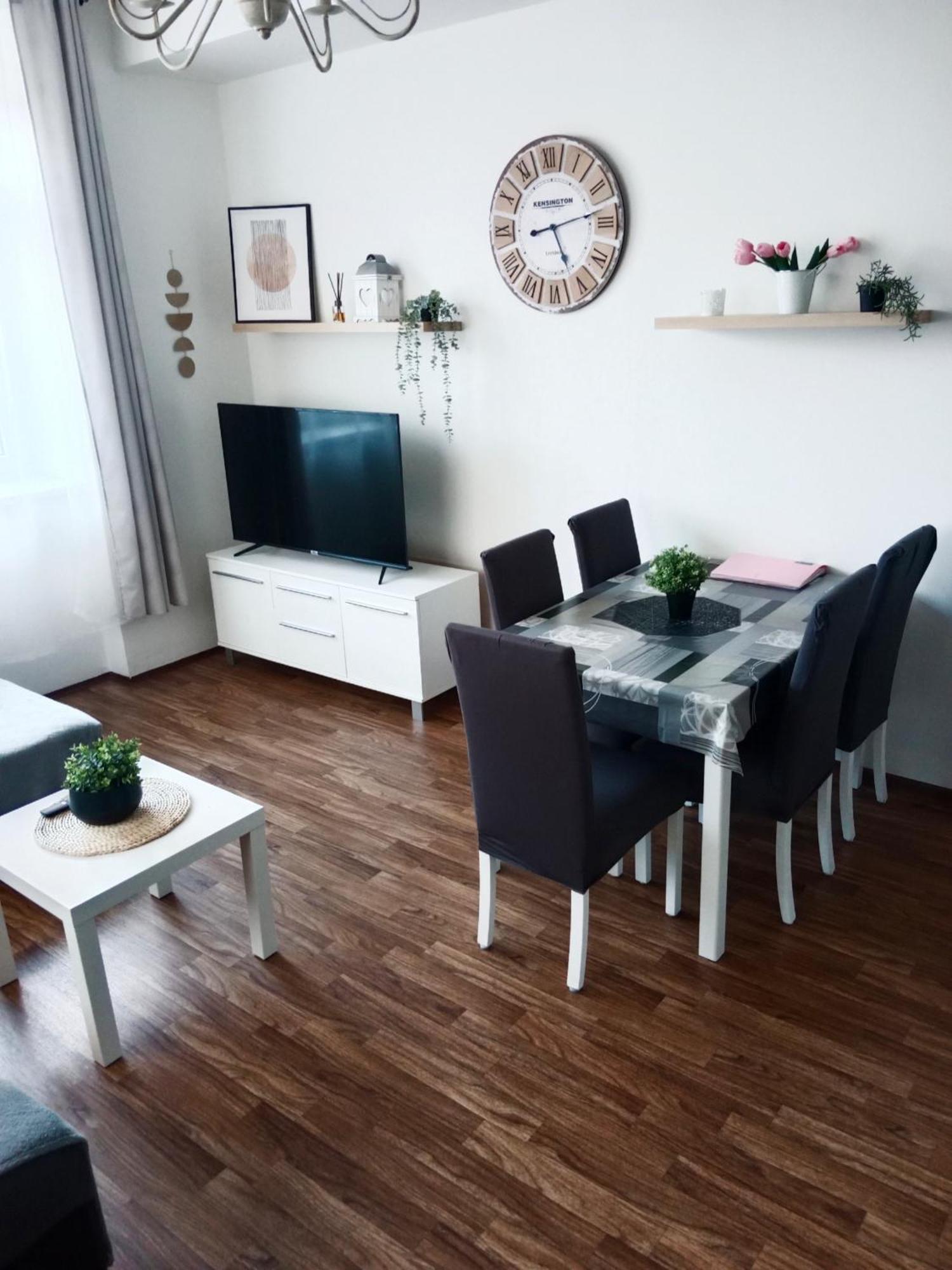 Apartman U Fontany ปอดเยบราดิ ภายนอก รูปภาพ